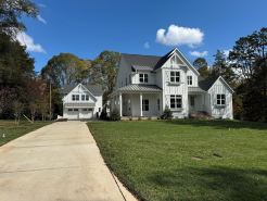 Brand new detached apartment over Garage in Davidson 3 blocks from Main Street