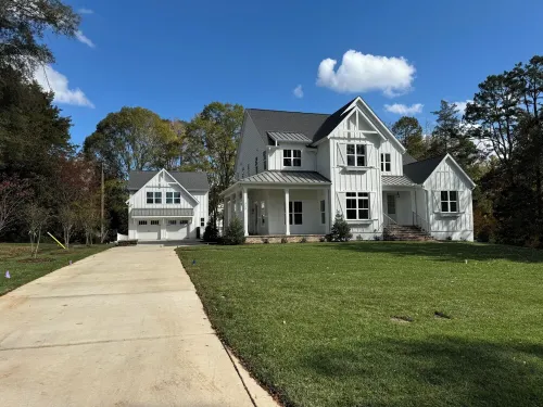 Brand new detached apartment over Garage in Davidson 3 blocks from Main Street Hotels in Davidson