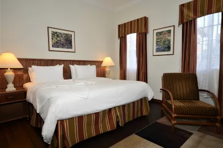 Cara Lodge Hotel Отели рядом с Аэропорт Огл