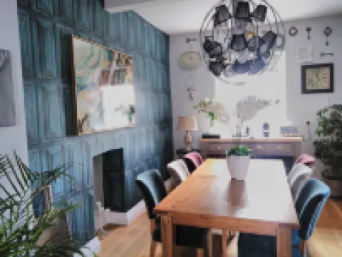 The Town House Bnb ブレコンのホテル