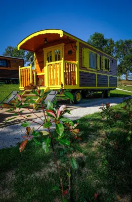 Les Roulottes de la Ferme des Chanaux - parking