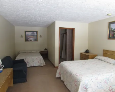Woodland Motor Lodge Hotels in Grayling Township