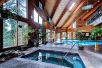 Pool, Hot Tub and Ski Shuttle! Silverthorne Condo - Wifi