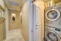4 Mi to Dtwn Truckee: Tahoe Donner Home w/ Hot Tub - نادي رياضي