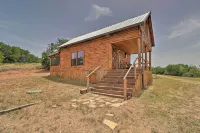 Chic Thorndale Cabin w/ Fire Pit & Fishing Pond - Parkplatz