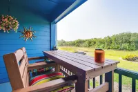 Ocean Shores Condo w/ Balcony < 1 Mi to Beach! - 3-Star