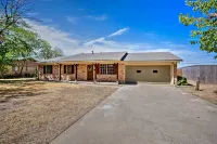 Home in Historic Waxahachie w/ Yard & Patio! - 3-Star