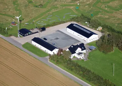 Vestbjerg Apartments Hotel di 