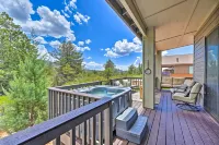 Hot Tub & Views: 'Mountain High Pines Retreat'