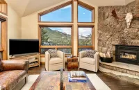 Alpenglow Vacation Home at Windcliff 4 Bedroom Home by Redawning