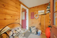 Dover Condo w/ Grill & Balcony: 3 Mi to Mt Snow! -  Ferienwohnungen