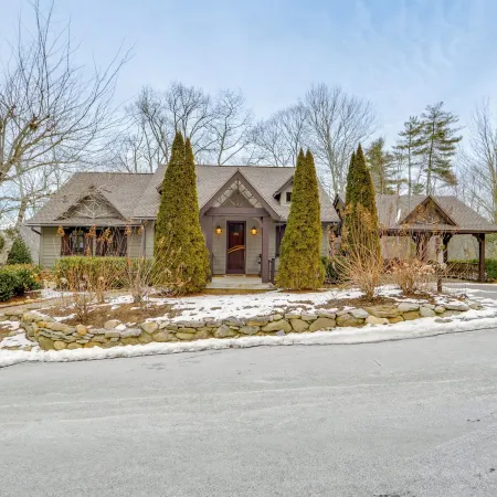 Cashiers Home w/ Lake Glenville Views!