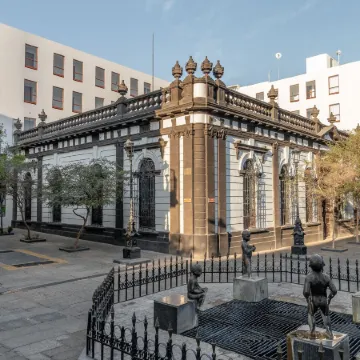 Six Hotel Guadalajara Degollado Отели рядом с достопримечательностью «Арена «Бенито Хуарес» в Гвадалахаре»