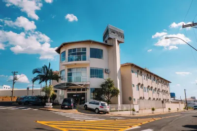 菲里昂廣場飯店 Itapira, São Paulo附近的飯店