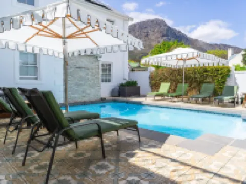 Le Petit Paris Hotels in Stellenbosch