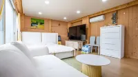 Pol Lip House