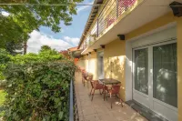 Contact Hôtel O'Nice Saintes Hotels in Saint-Vaize