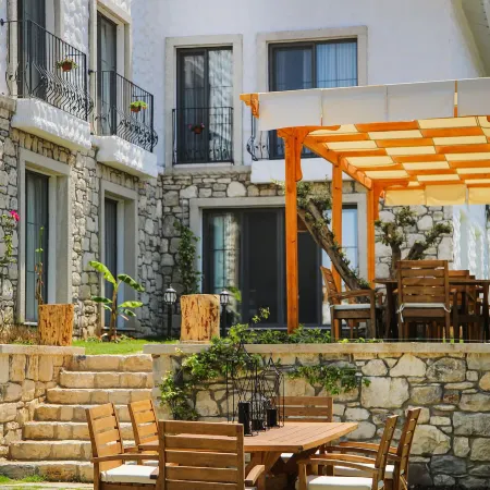 Huzurla Otel