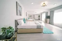 Alta Terra Hotel Tagaytay Отели рядом с достопримечательностью «TAGAYTAY ROTONDA»