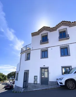 Casa da Baleia T2 Localizado à Beira-mar Virado a Menos de 5 Min. a pé da Praia - 民宿