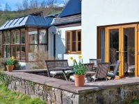 Cwmfron House Hotels in der Nähe von St Idloes Church In Wales