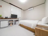 예스모텔 송화사 주변 호텔