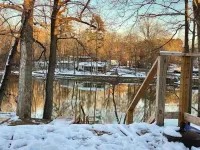 High Rock lakefront escape-dock, firepit, kayak, paddle board, fishing, swimming