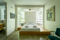 Spacious & Green 3BR Apt w Balcony in City Center