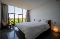 Scarlet Pavilion - Mountain view