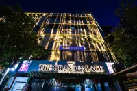 FabHotel The Grand Paradise - Electronic city metro station Hotel di Indirapuram