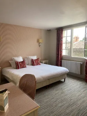 Hotel Spa le Relais du Bellay Các khách sạn ở Argenton-l'Eglise
