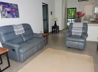 Quiet, private, Jungle House - 4x4 Required