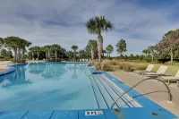Walk to Beach and Pool Windmark Beach Home! - piscina