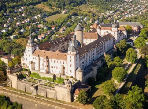 Hotel Würzburger Hof Отели в г. Вюрцбург