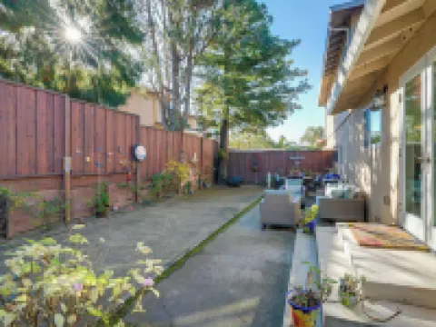 Seascape Aptos Retreat w/ Bocce Ball Court! Hotels in Aptos