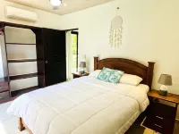 Nosara Apartment with Pool View, 3 min walk beach