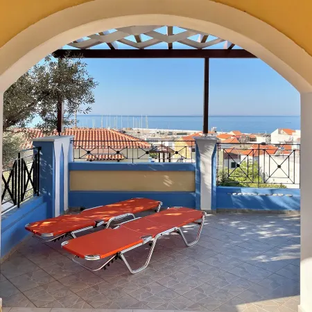Pantheon Apartments & Studios