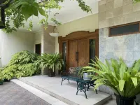 Aldeoz Ndalem Marwatan Surakarta