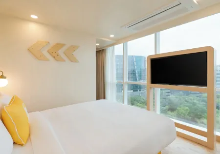 Bloom Hotel - BKC Kalina Отели рядом с достопримечательностью «Christ Kanthi Church»