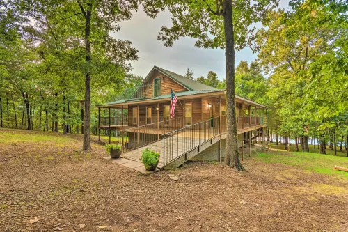 Deck and Fire Pit Lakefront Hideaway in Scranton! - 3-Star