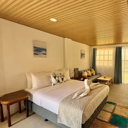 Lanas Beach Resort Carabao Island