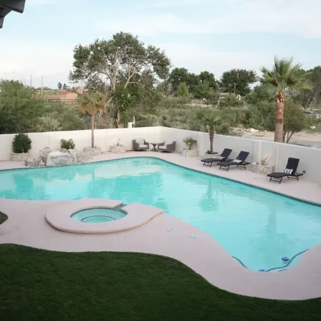 Spacious 3Br Stay  Shared Pool - Perfect for Families.