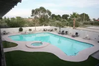 Spacious 3Br Stay  Shared Pool - Perfect for Families. - 수영장