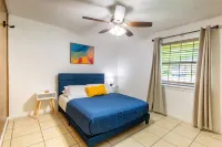 Peaceful 2 Bed, 1 Bath located in midtown, 5 miles from Stadium.