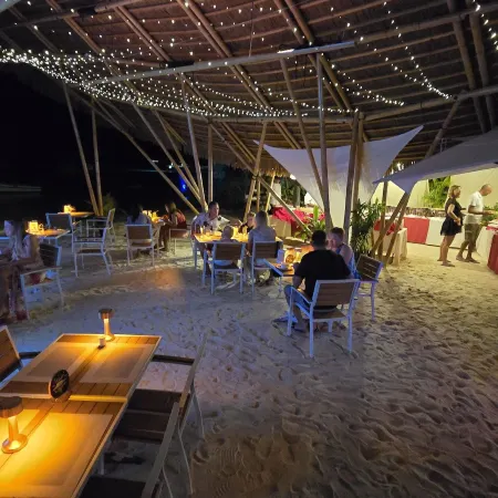 Luau Beach Inn, Maldives