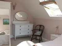 Cherry Garden Cottage Hotels in Cranbrook
