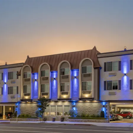 Best Western Airport Plaza Inn Hotel - Los Angeles LAX Отели рядом с достопримечательностью «Студия "Сони Пикчерс"»