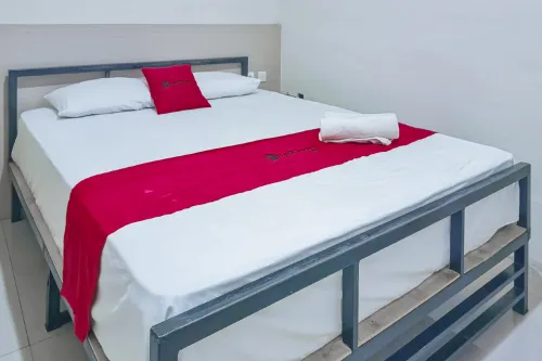 RedDoorz at Guest House A2 Near Rita Mall Tegal - 2 stjerner