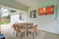 NEW Retreat 4-bedroom Indianapolis Dreamhouse with Hot tub & Pets ok