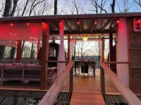 Family & Pet Friendly Treehouse with Amazing Views